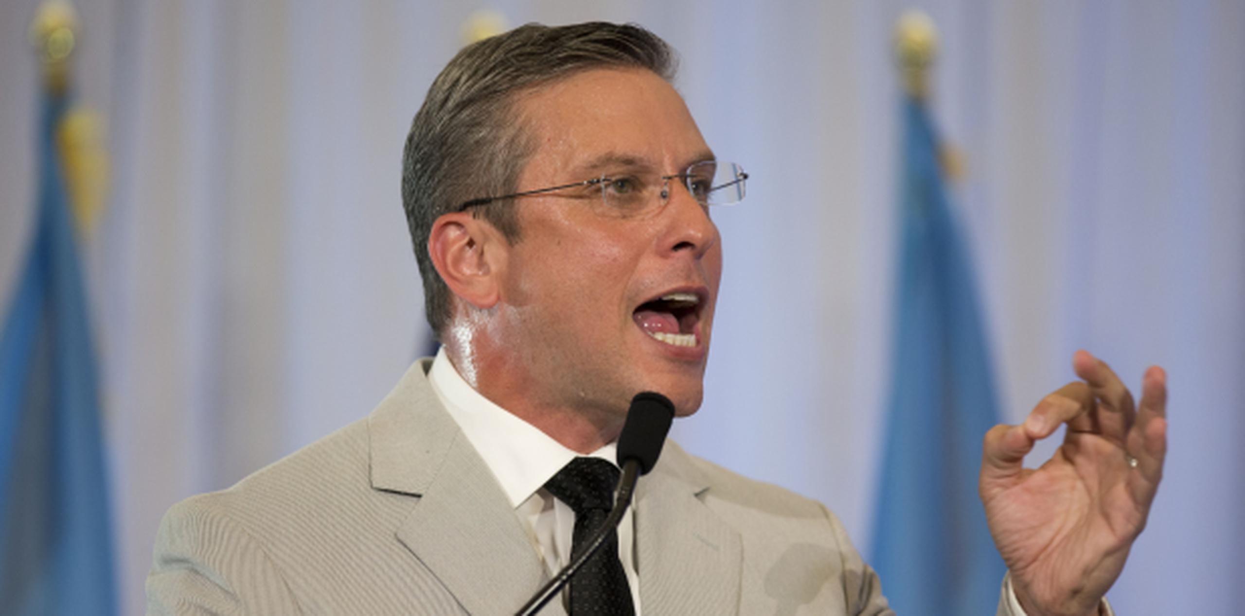El gobernador firmó la medida hoy. (Archivo)