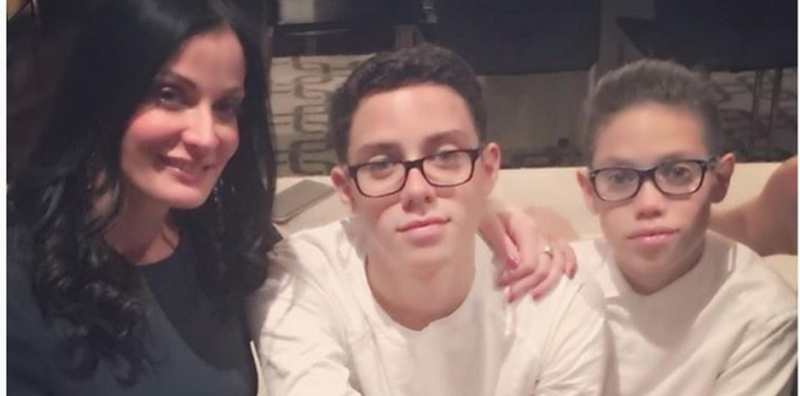 El asombroso parecido de Cristian y Ryan con su progenitor es incuestionable, aunque ambos heredaron los ojos azules de su mamá. (Instagram)