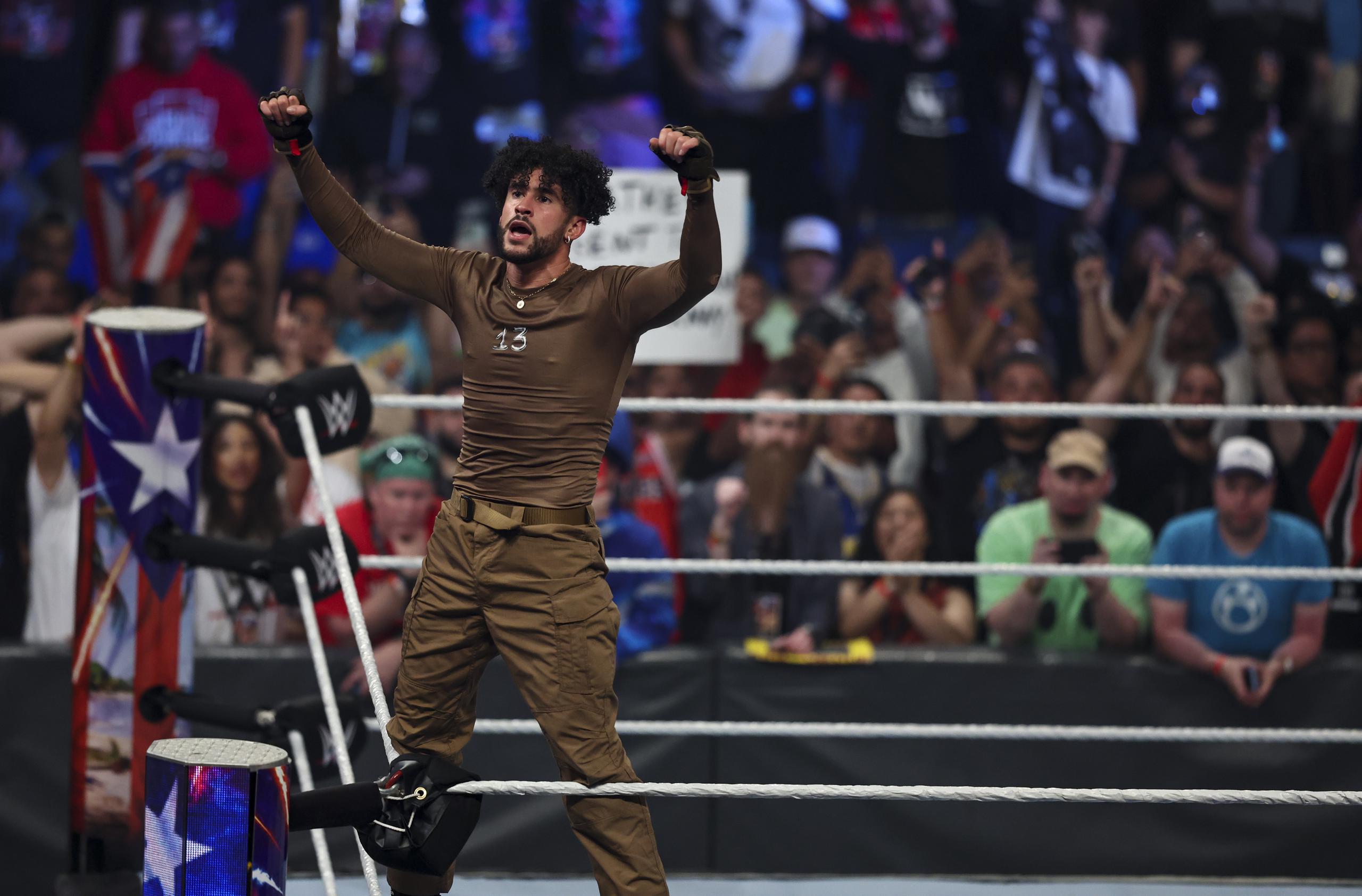La última vez que Bad Bunny se subió a un cuadrilátero de la WWE fue el pasado mes de mayo para una pelea callejera contra su compatriota Damian Priest en el evento Backlash, que se celebró en el Coliseo de Puerto Rico José Miguel Agrelot.