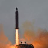 Rusia pide a Estados Unidos que retire sus armas nucleares de Europa 