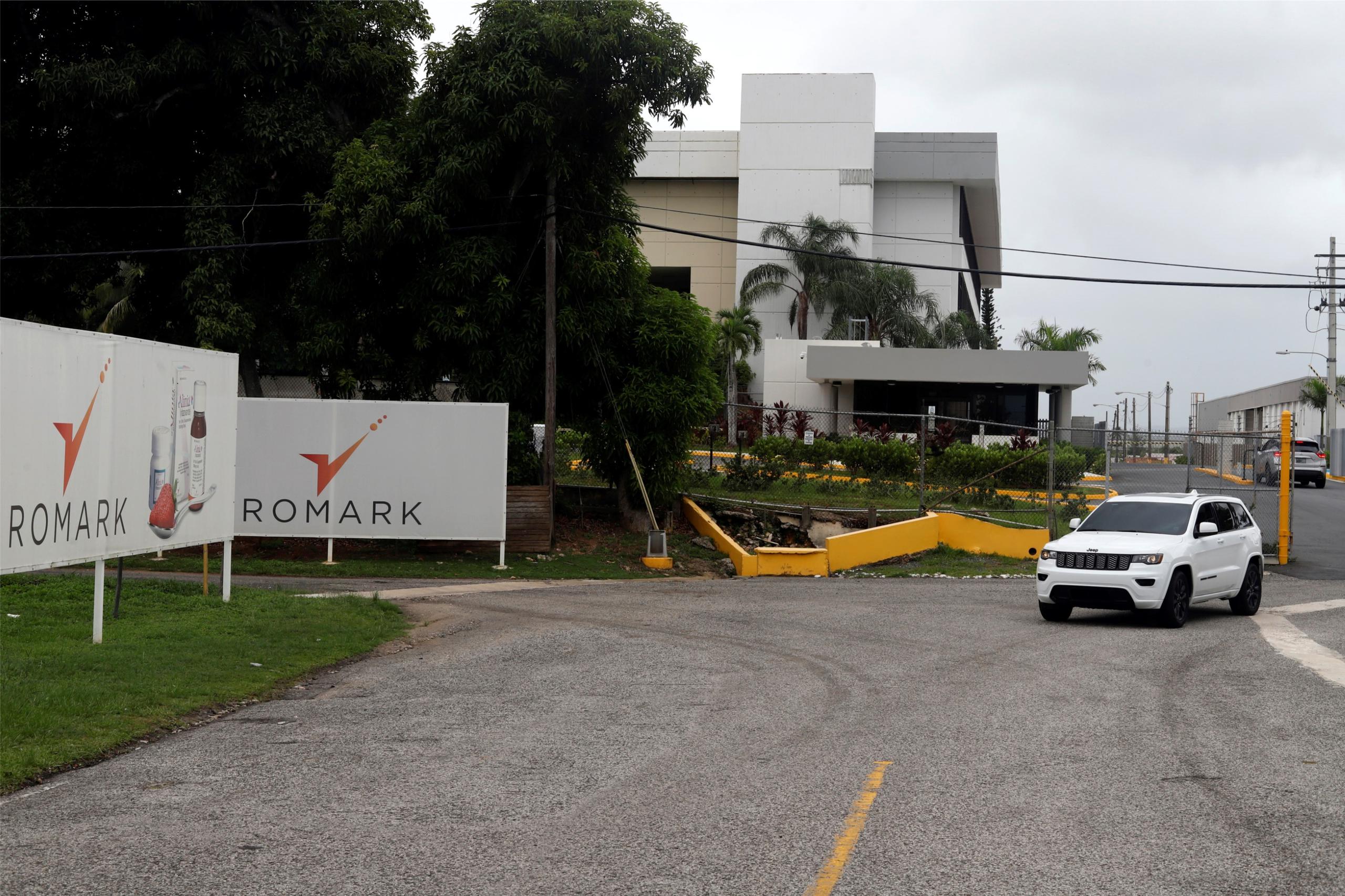 La noticia del proyecto de Romark contrasta con el anuncio de hoy del Departamento de Desarrollo Económico y Comercio (DDEC) del cierre de la planta de manufactura de la compañía Roche en Ponce, municipio del sur de la isla, que dejará sin empleo a cerca de 200 trabajadores.