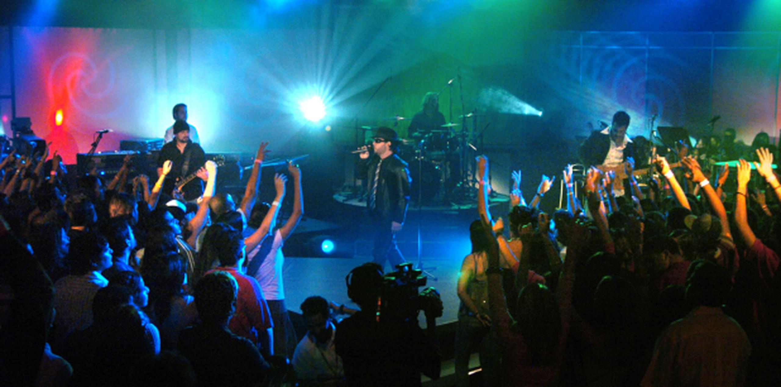 Grabación de "MTV Unplugged" con La Secta en el 2005. (Archivo)