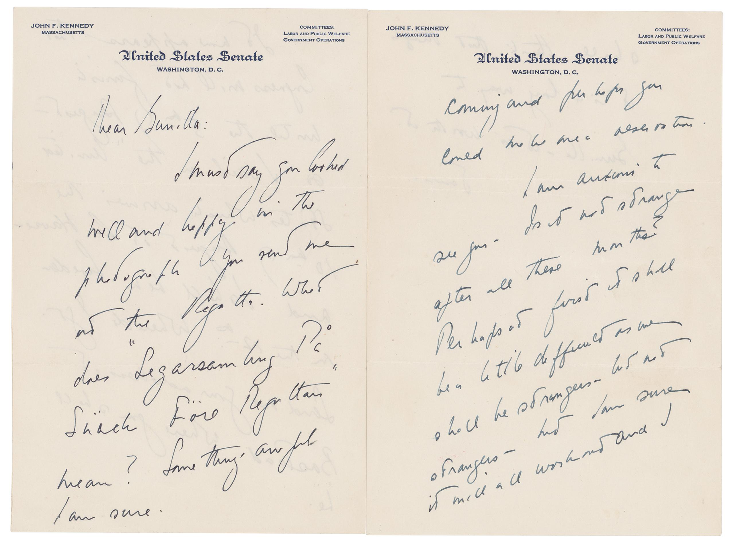 Una carta de amor que John F. Kennedy le escribió a una amante sueca unos años después de casarse con Jacqueline Bouvier, según la casa de subasta con sede en Boston RR Auction.