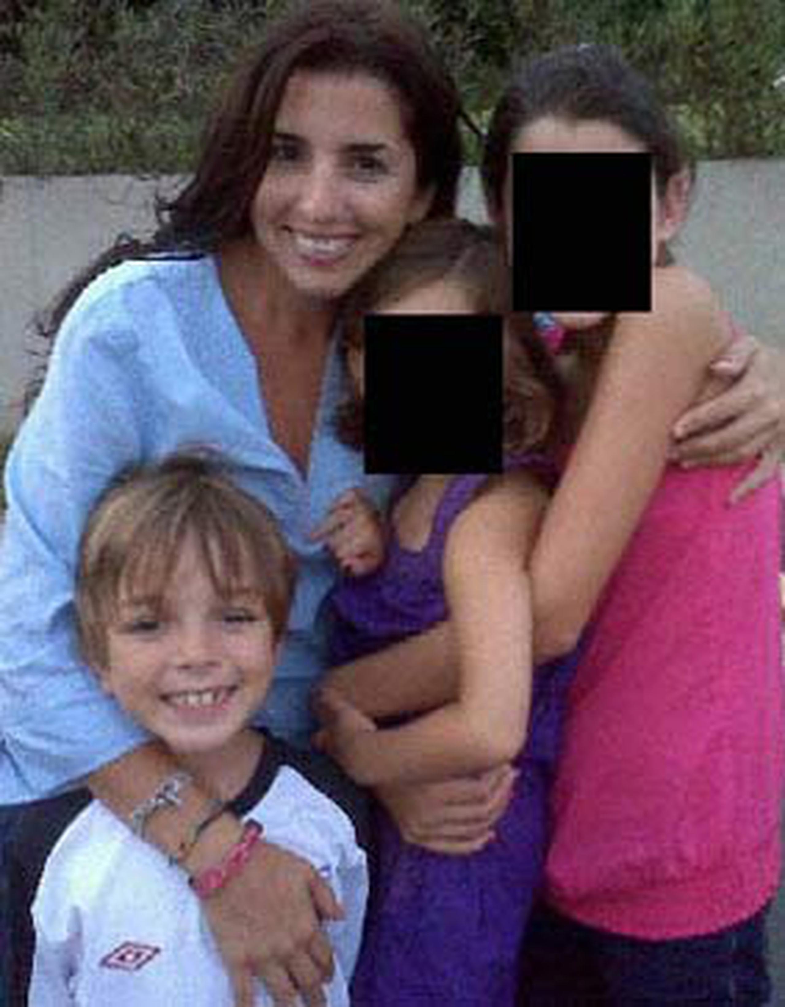 Ana Cacho podrá ver a sus hijas Primera Hora