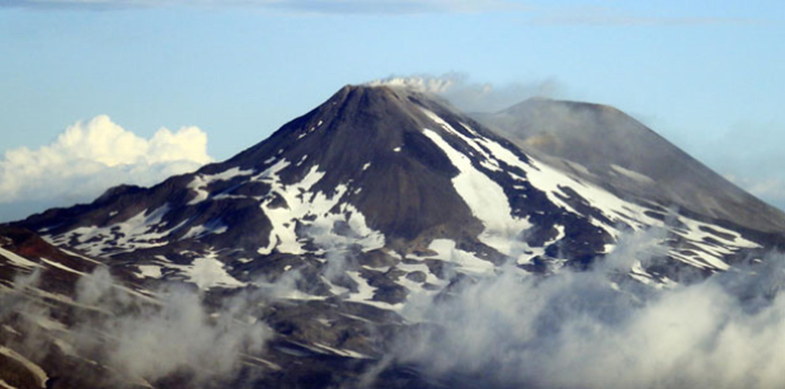 El Nevados de Chillán se encuentra a 3,216 metros sobre el nivel del mar y tuvo su última erupción en 1973, según el organismo. (EFE)
