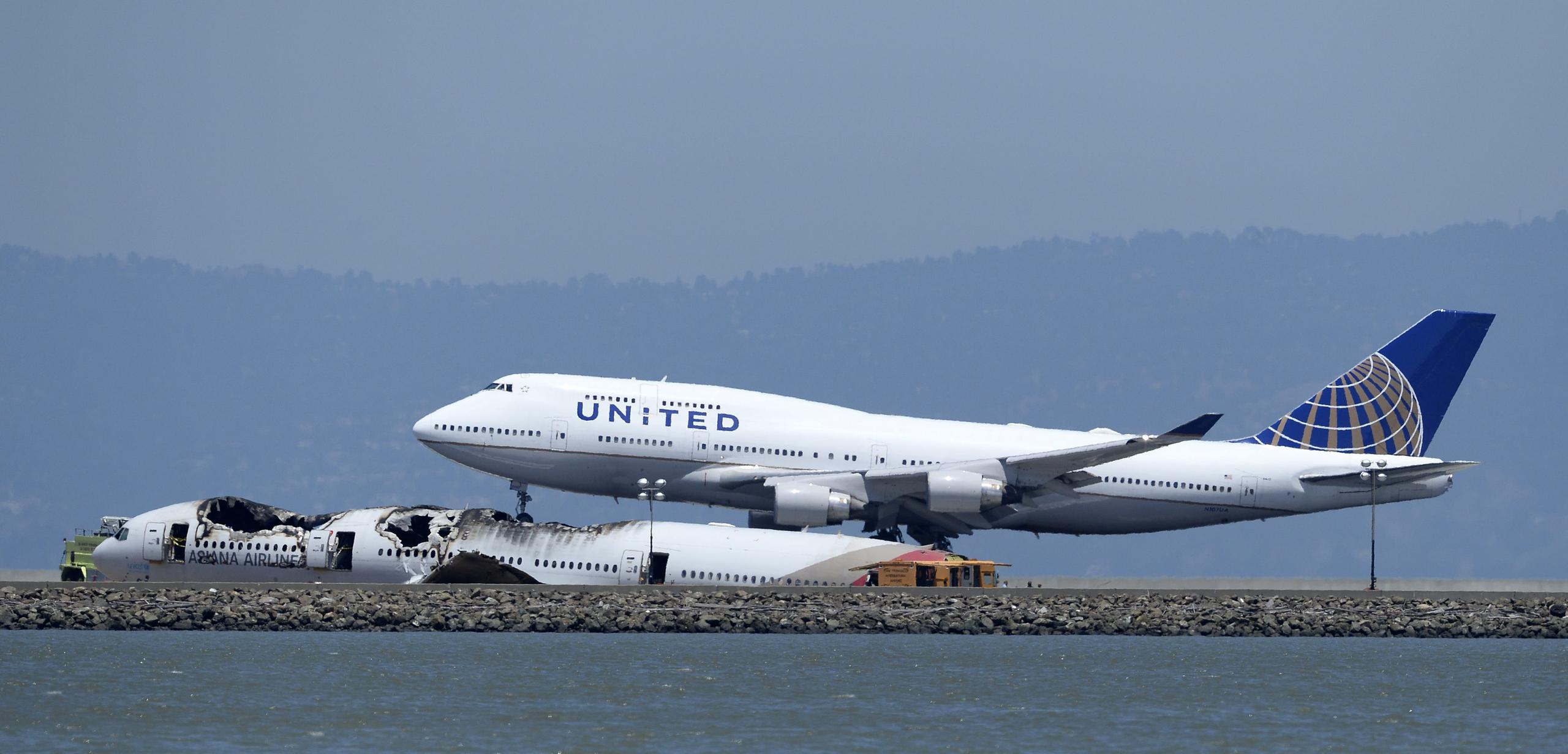 Los ejecutivos de United Airlines "están estudiando la forma de mostrar anuncios personalizados sin molestar a sus pasajeros". (EFE/JOHN G. MABANGLO)