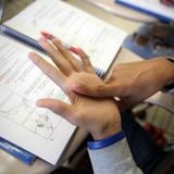 Más de 150 estudiantes sordos podrían tener intérpretes de lenguaje de señas en escuelas públicas