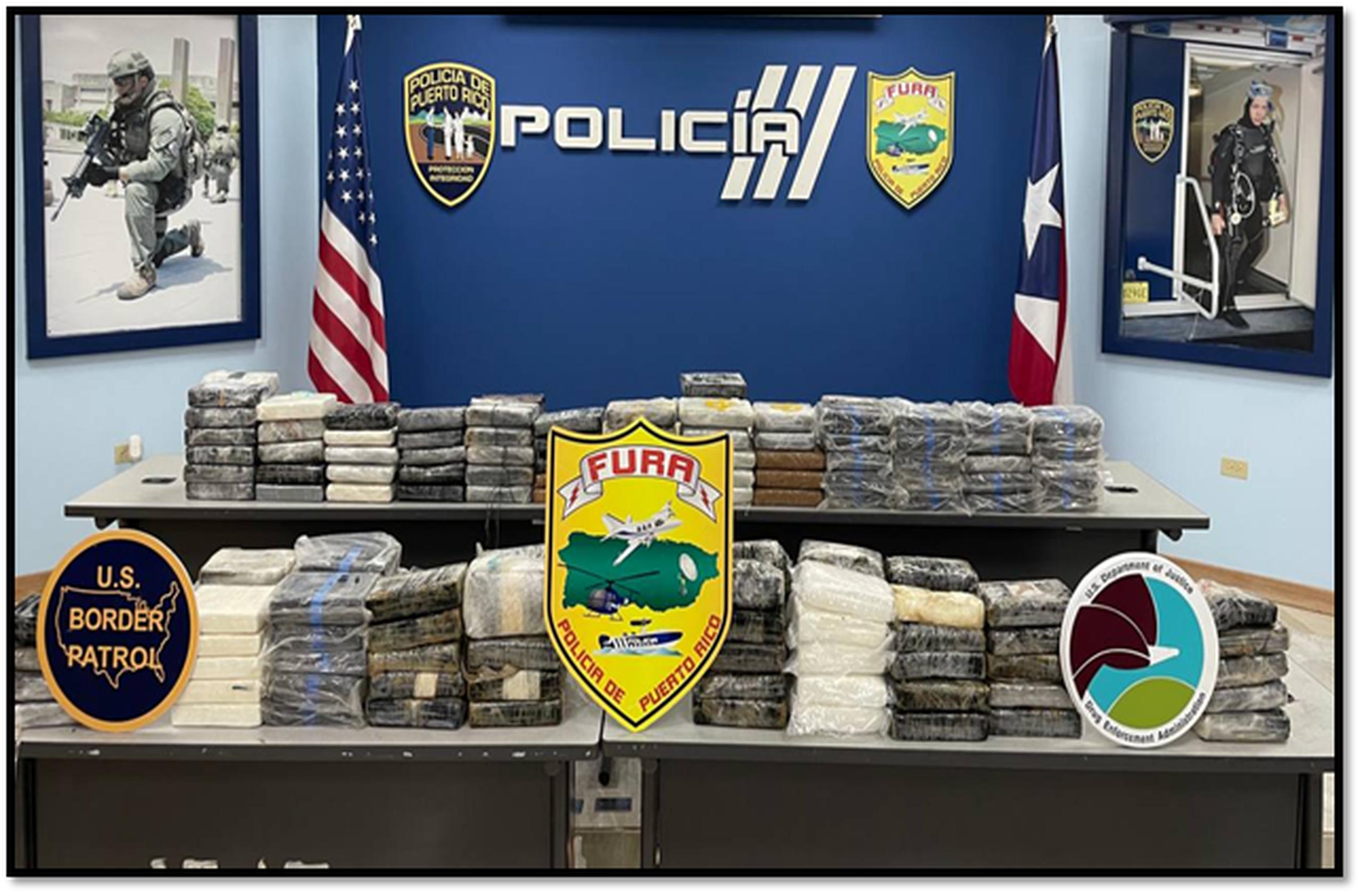 El Negociado de Fuerzas Unidas de Rápida Acción ocupó un cargamento millonario de cocaína a una milla náutica del sector Pitahaya en Cabo Rojo.