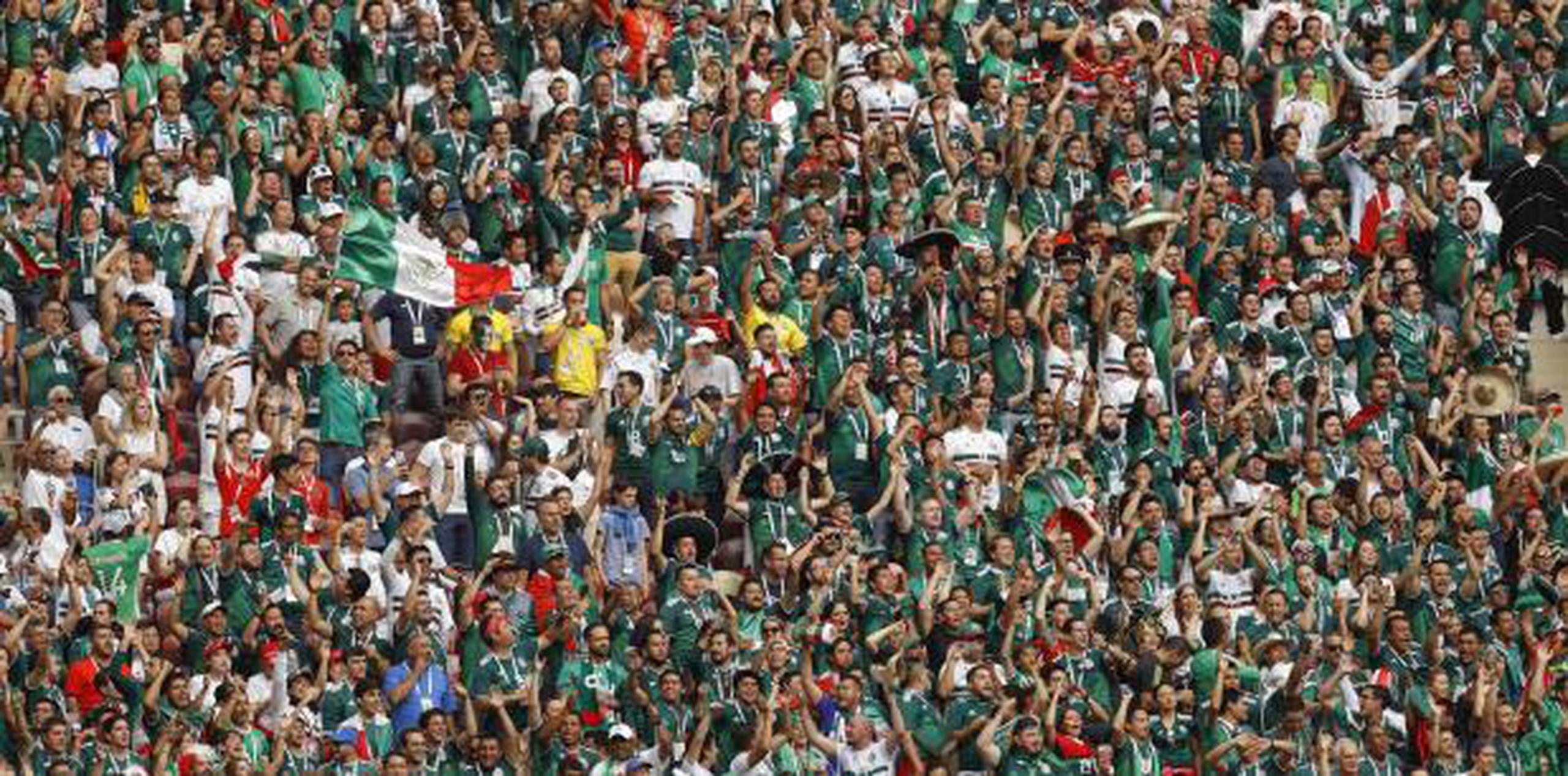 La Federación Mexicana y los mismos jugadores han pedido en el pasado a los aficionados que eviten el uso de ese grito para evitar mayores castigos. (AP / Victor R. Caivano)
