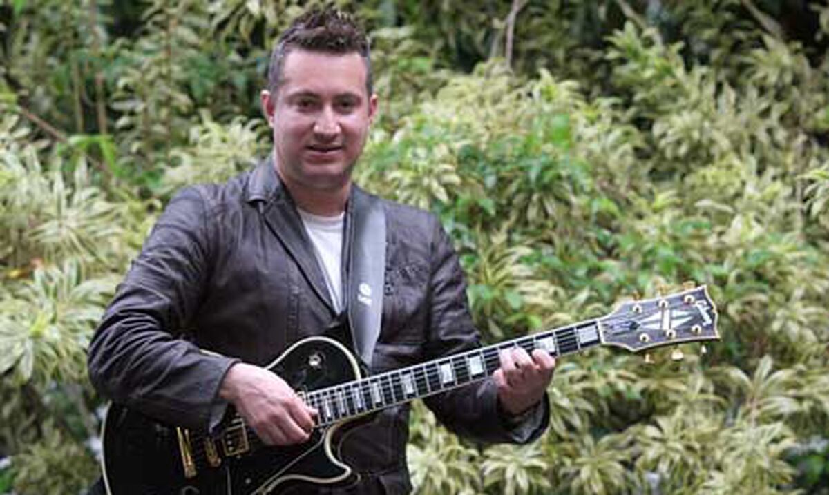 Samuel Hernández le canta al presente en nuevo vídeo Primera Hora