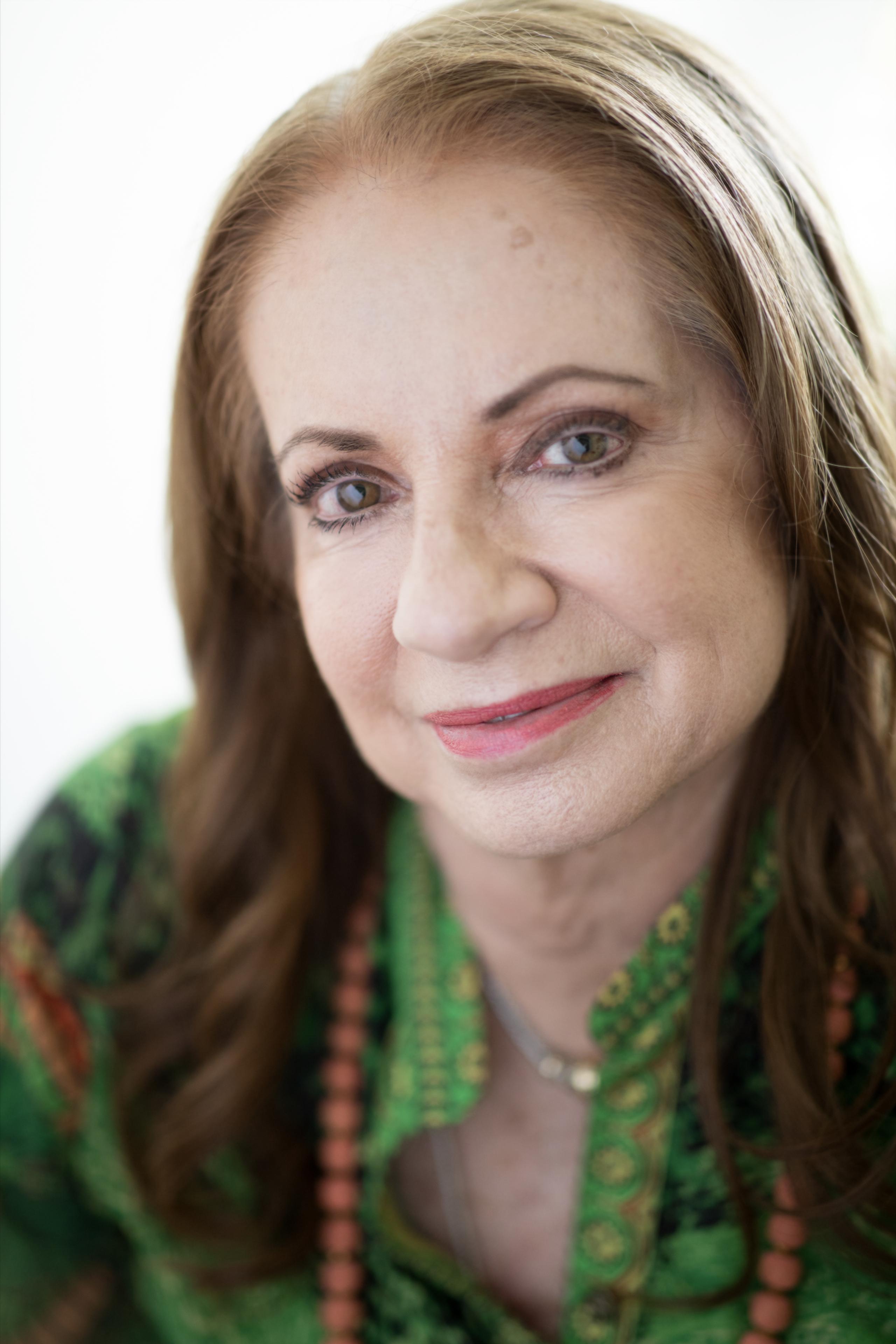 La autora Vivian López-Llamas se destacó anteriormente en el ámbito corporativo antes de adentrarse en el literario.