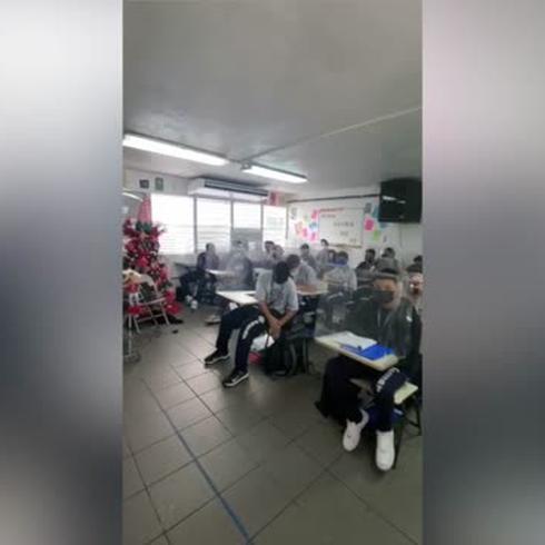 Estudiantes cantan "El burrito sabanero" para no tomar examen