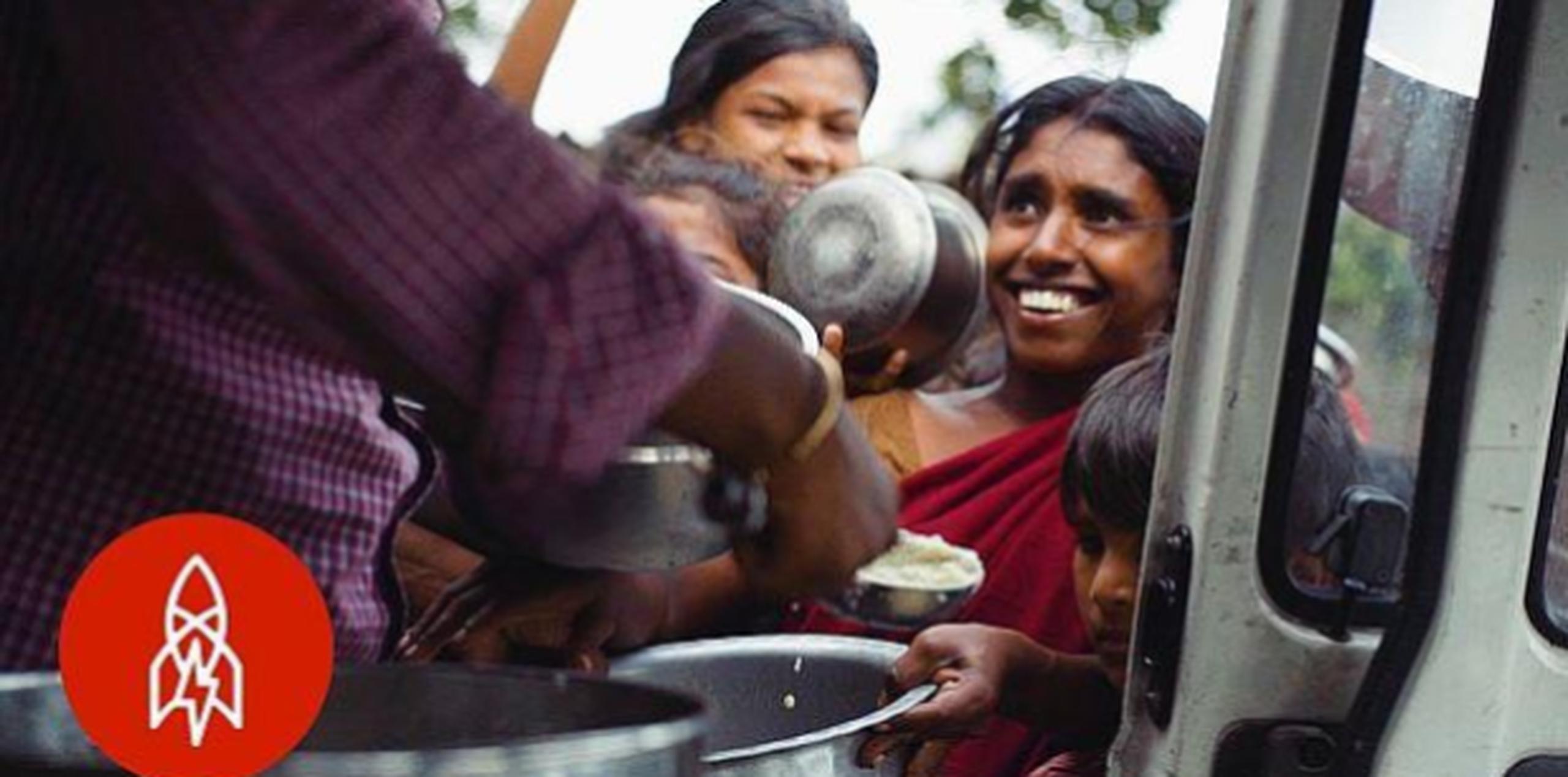 Golpan explicó que las personas en India son concientes del desperdicio de comida en sus eventos, pero no de qué hacer con ellos. (Foto: YouTube)