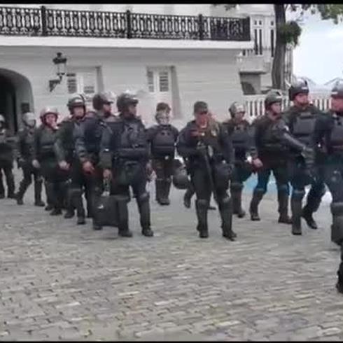 Movilizan Fuerza de Choque a manifestación en La Fortaleza