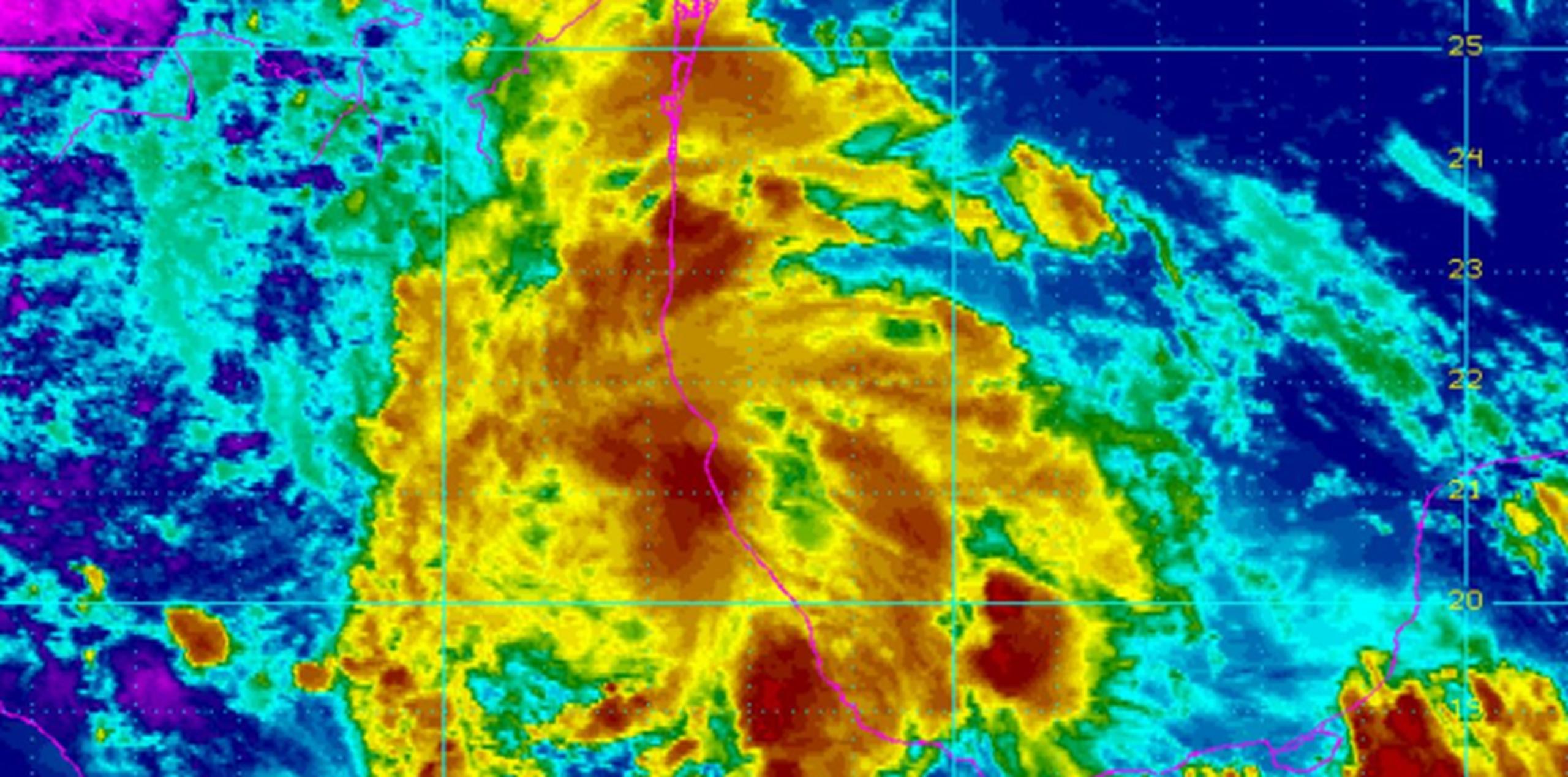 El Gobierno de México mantiene un aviso de tormenta tropical (paso del sistema en 36 horas) desde Laguna Verde hasta Río Panuco. (NOAA)