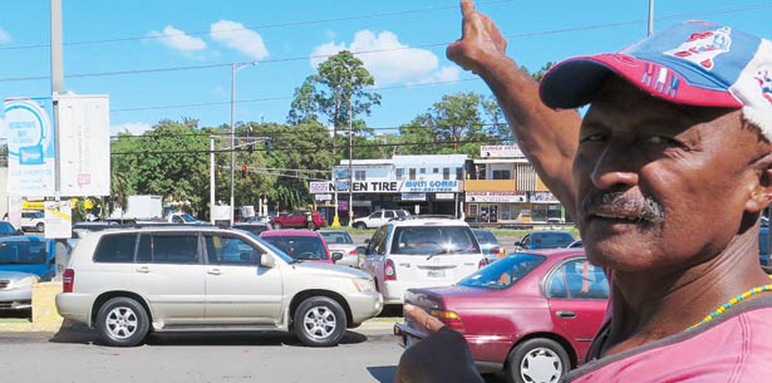 Para Reinaldo Alduén Colón, la idea de un puente peatonal en esa intersección de Mayagüez Terrace es más que acertada. (daileen.rodriguez@gfrmedia.com)