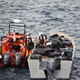 10 migrantes se asfixian en un barco cerca de Libia