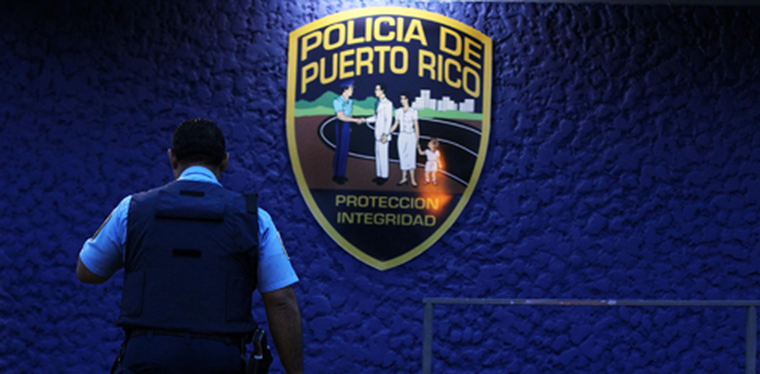 El agente Jorge Méndez, de División Patrullas de Carretera, consultó con el fiscal Héctor López, quien ordenó la toma de fotos y medidas de la escena. (Archivo)