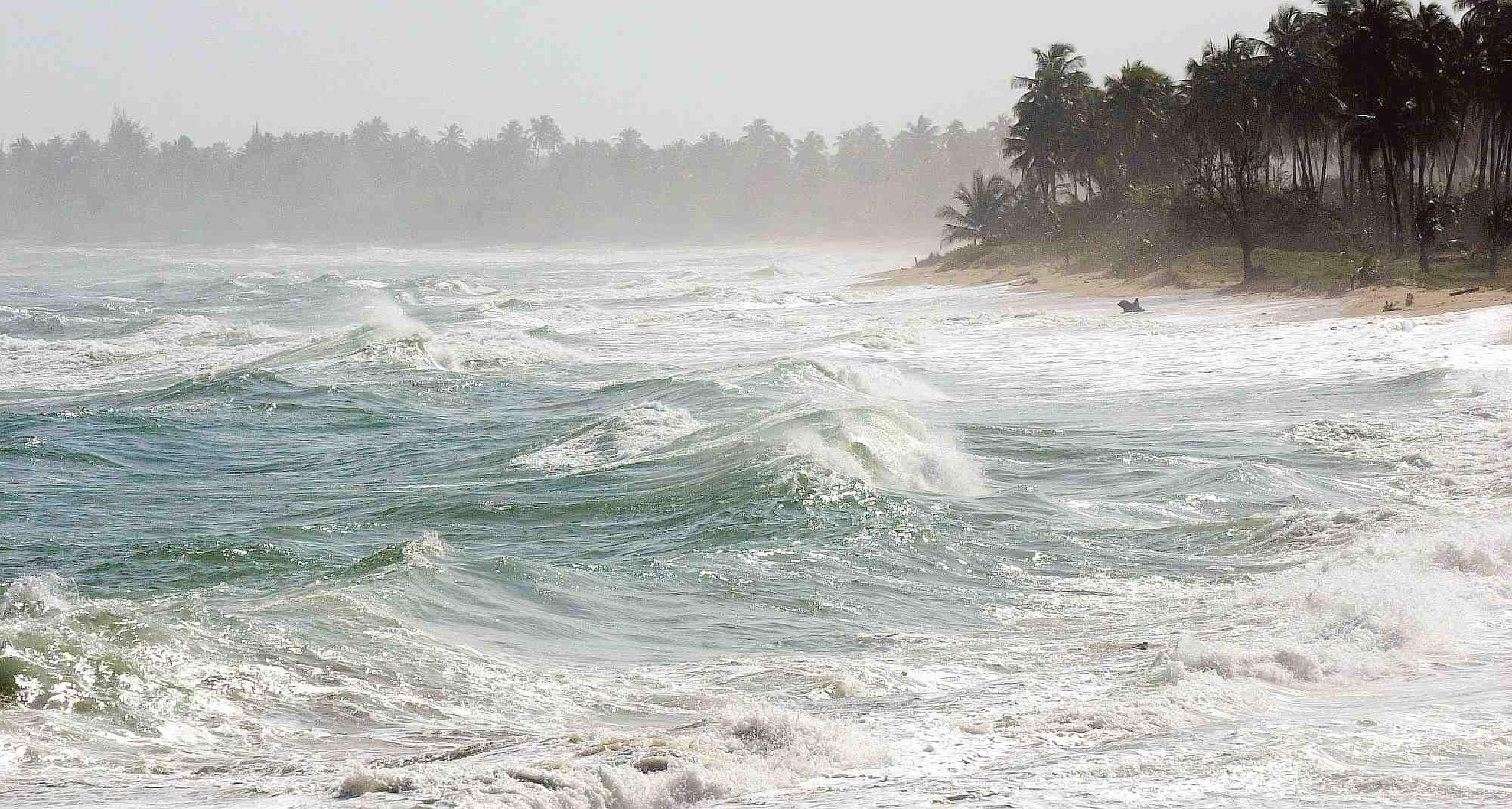 El mar picado es consecuencia de los vientos que se registran entre 20 y 25 millas por horas. (Archivo/GFR)