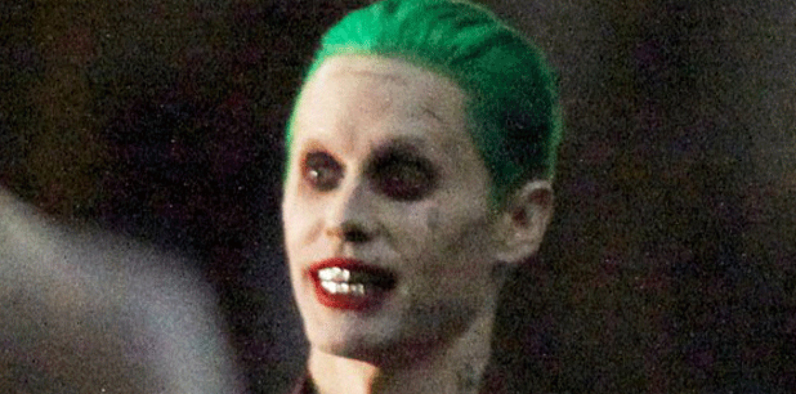A juzgar por las imágenes, la versión de “The Joker” (“El Guasón”) en “Suicide Squad” lucirá tatuajes, el cabello teñido de verde, maquillaje blanco en el rostro y los labios rojos.  (Suministrada)