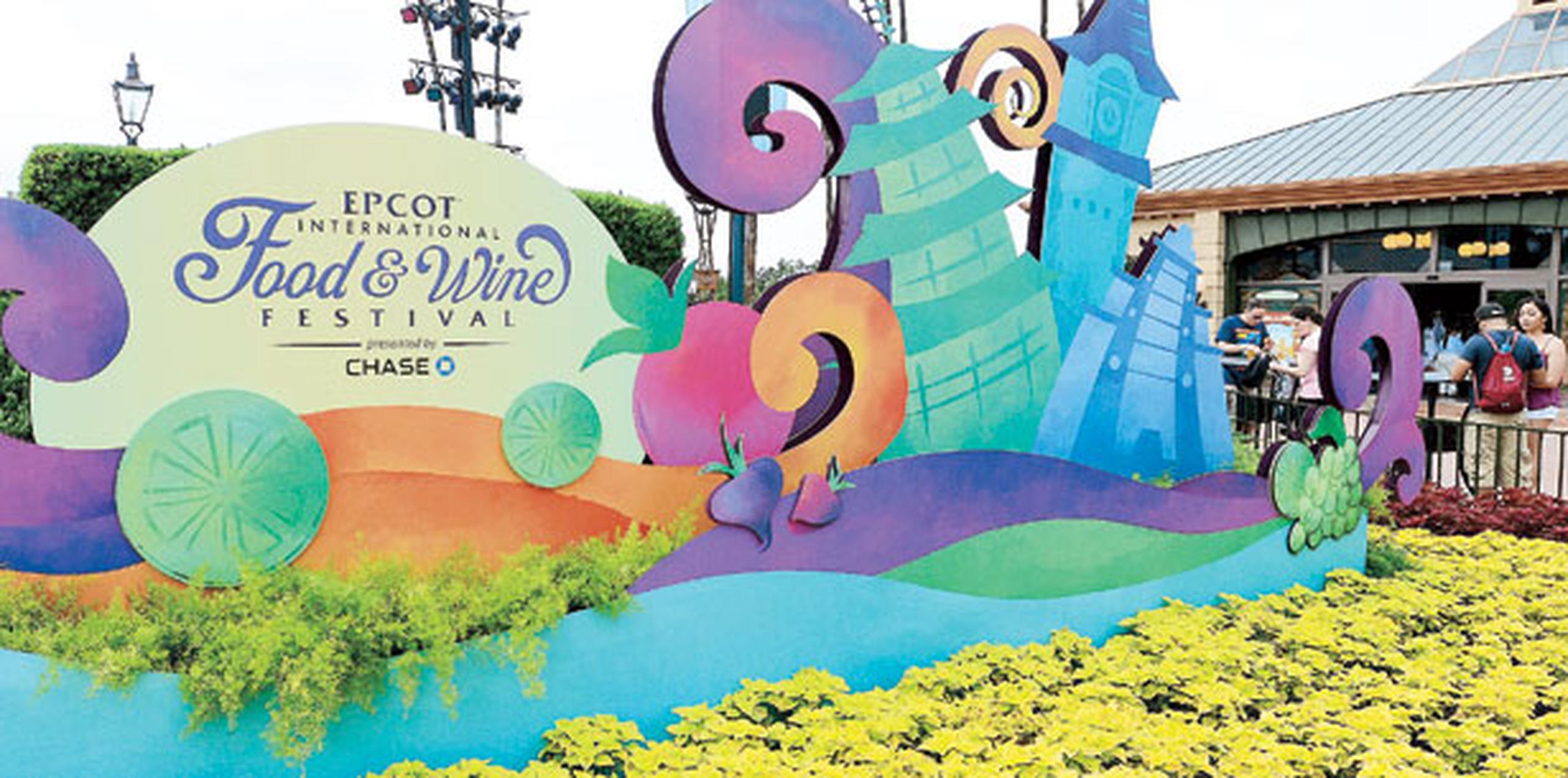 Como escenario para dar a conocer este triunfal anuncio, Scott eligió la icónica cúpula del parque temático Epcot Center de Walt Disney World, en Orlando (Archivo)