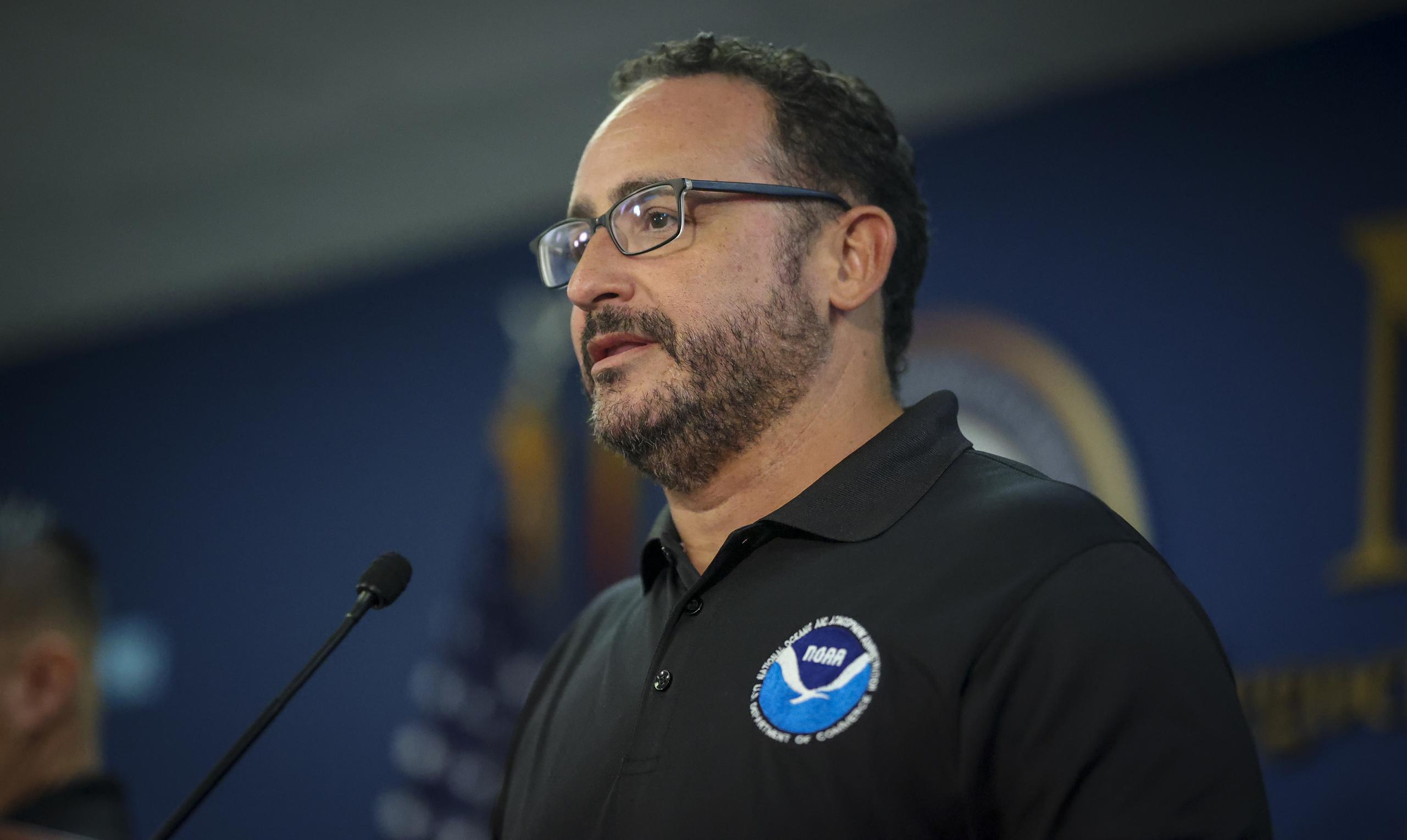 El coordinador de avisos del Servicio Nacional de Meteorología, Ernesto Morales, informó que será entre el domingo en la madrugada y durante ese día que se espere la mayor cercanía de la tormenta tropical Fiona en Puerto Rico.