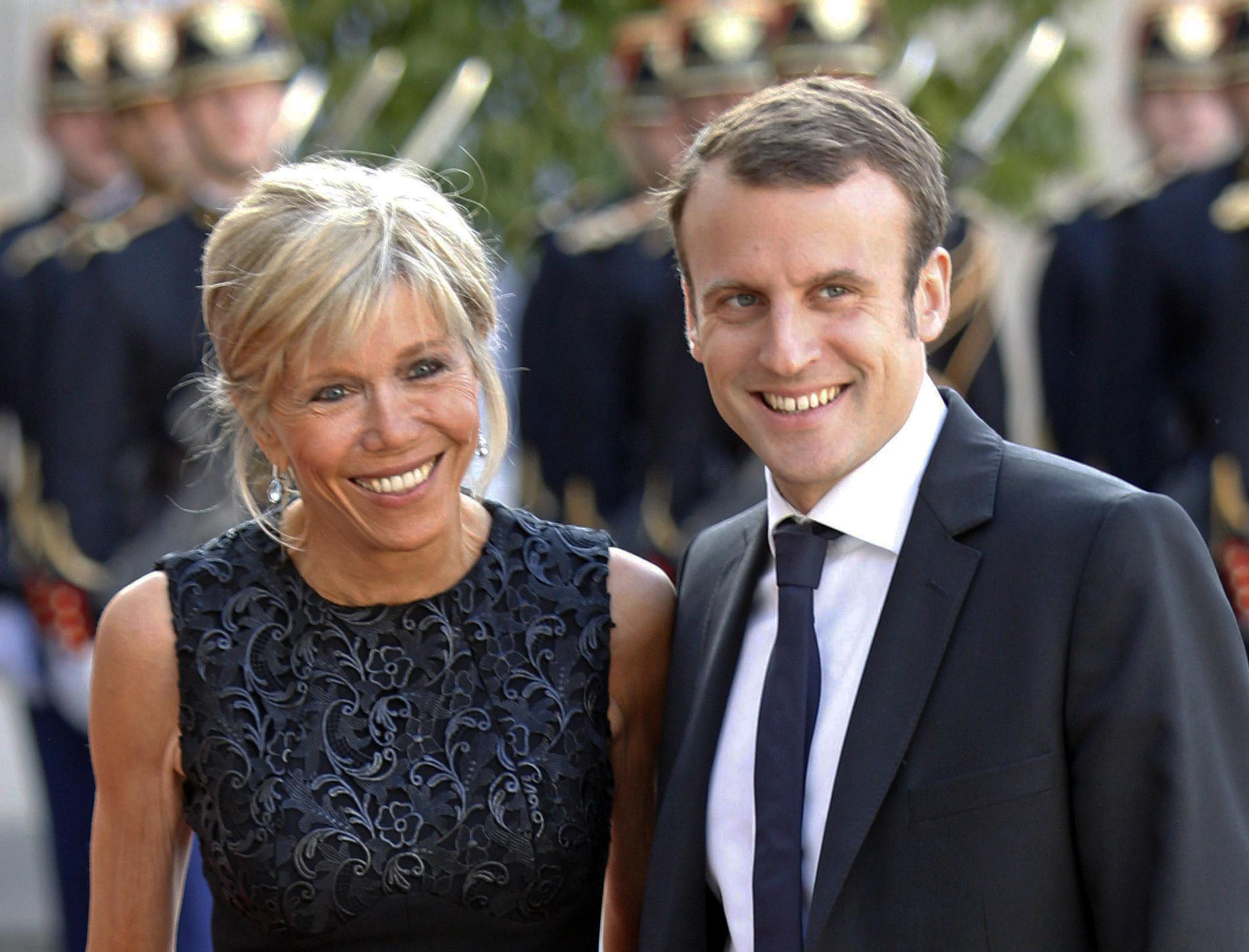 Brigitte Trogneux y Emmanuel Macron. (AP / Jacques Brinon)