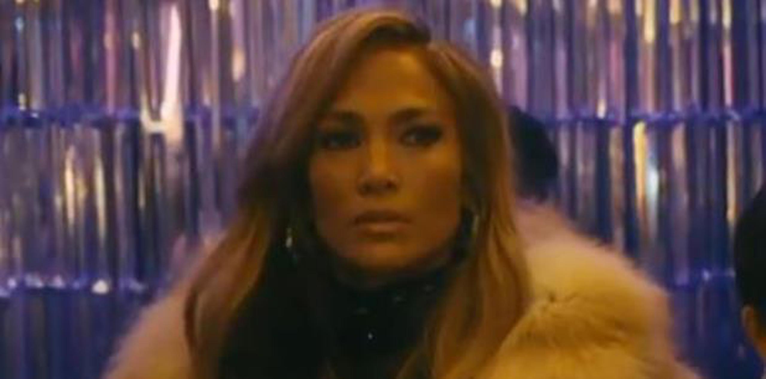 Jennifer Lopez muestra cómo quedó su rostro tras sufrir un golpe en pleno show. (Captura)