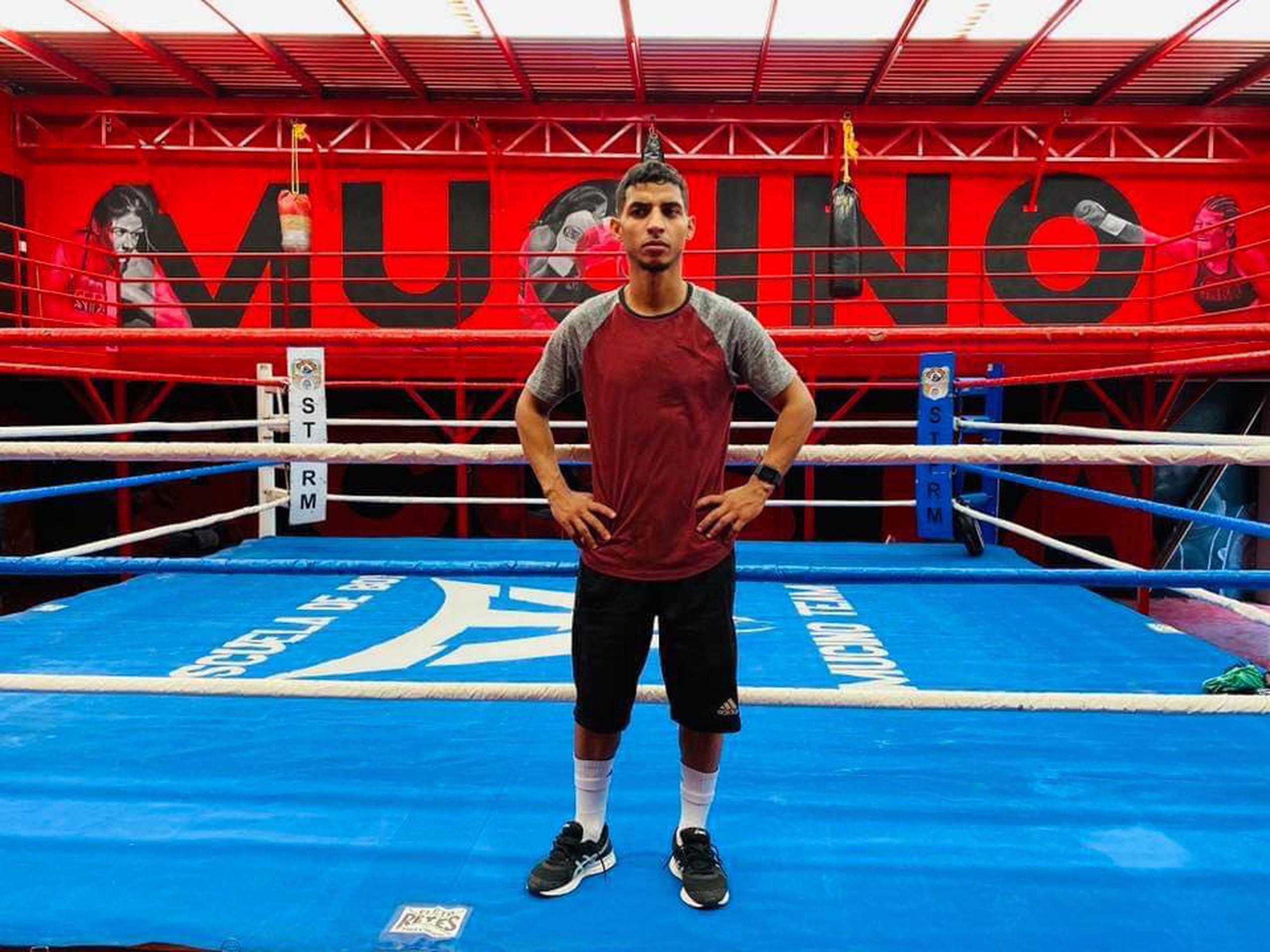 Ángel "Tito" Acosta escogió entrenar en México para estar cerca de su pareja, la boxeadora Arely Muniño.