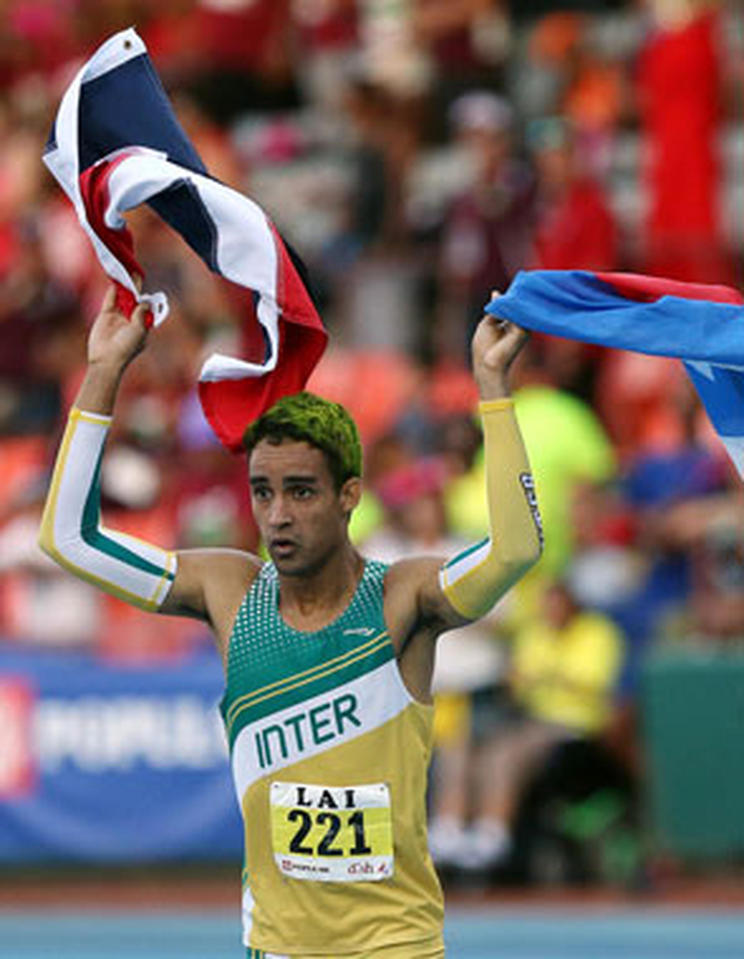 Lugelín Santos logró imponer una nueva marca en los 400 metros. (jorge.ramirez@gfrmedia.com)