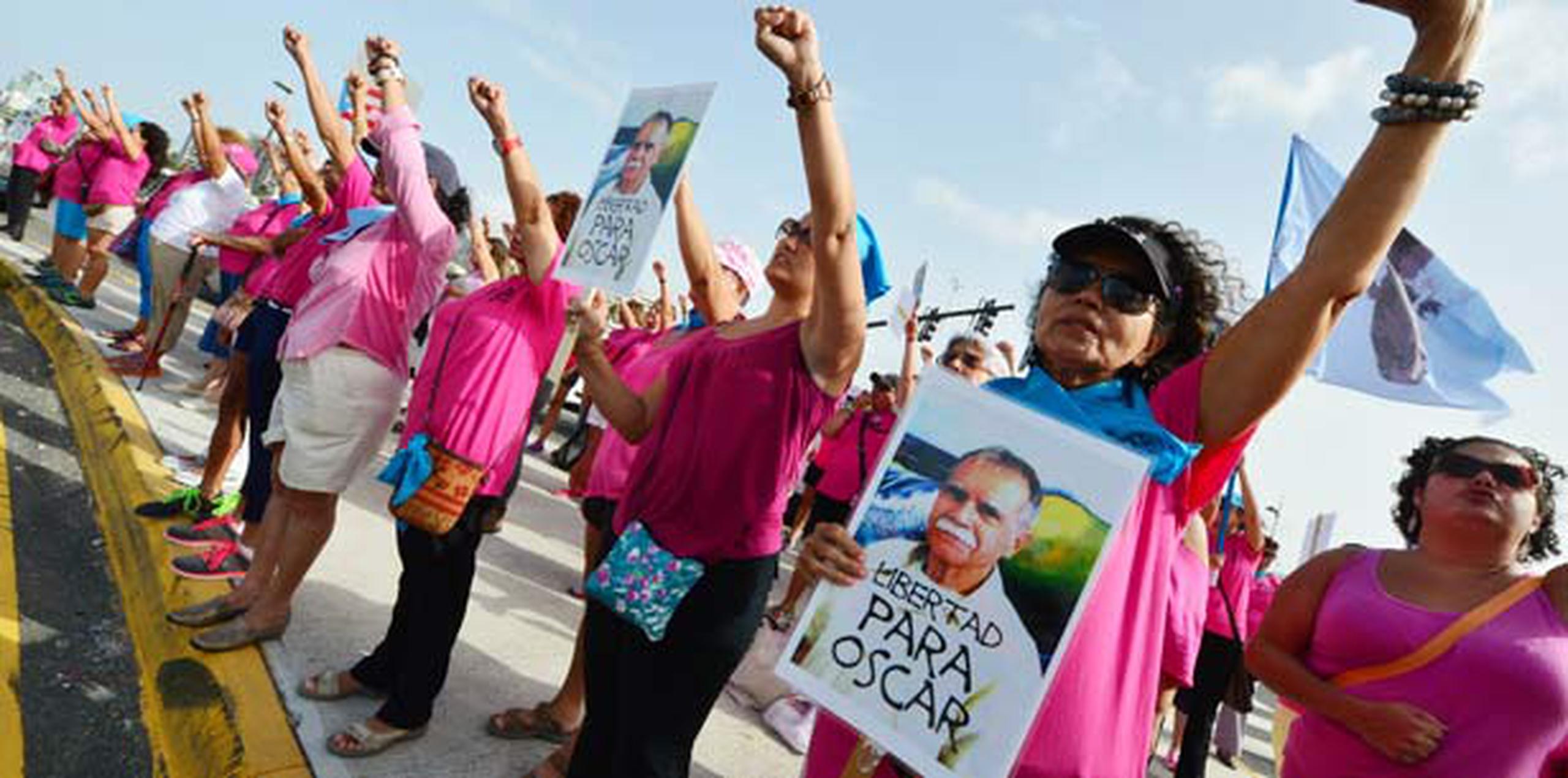 La expresión, que fue parte del movimiento 33 X Oscar, que persigue la liberación de López Rivera, reunió a periodistas independientes y de distintos medios noticiosos del País. (luis.alcaladelolmo@gfrmedia.com)