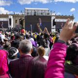 Gustavo Petro jura como primer presidente de izquierda de Colombia