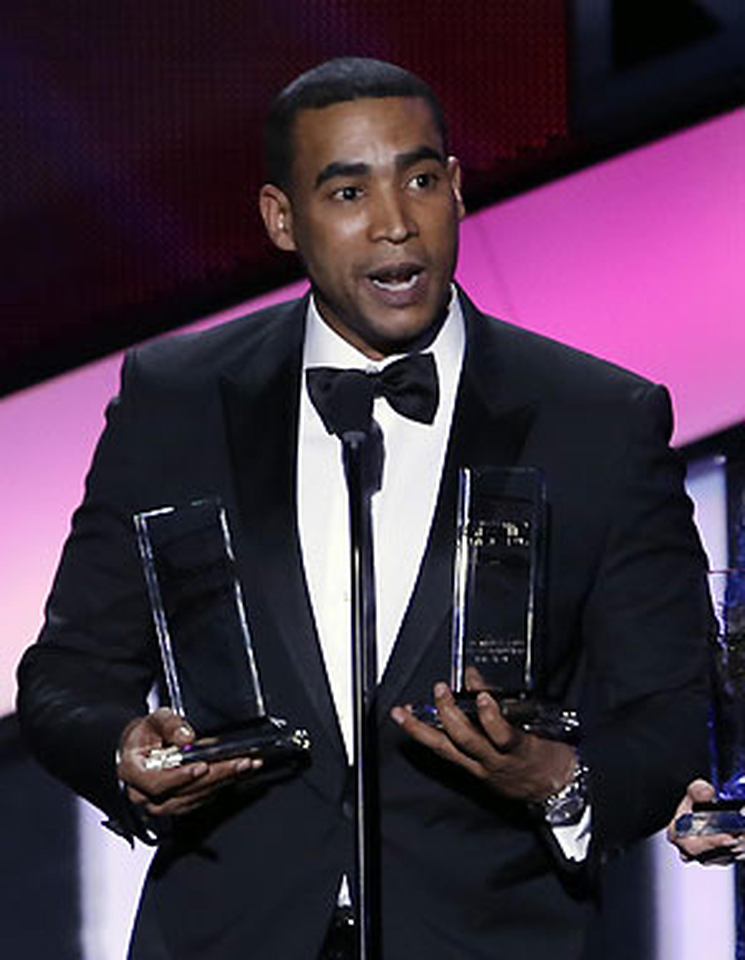 El reggaetonero puertorriqueño conquistó múltiples premios, entre ellos Canción Latin Rhythm del Año, Canción del Año y Solista Latin Rhythm. (AP / Alan Diaz)