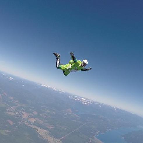Brinco de Luke Aikins sin paracaídas