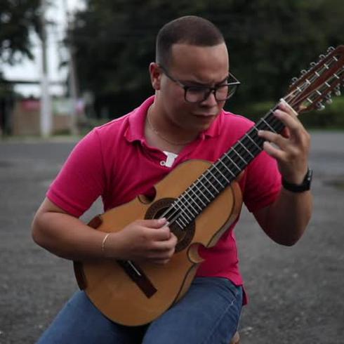 SOMOS Puerto Rico: El cuatro suena en Aguada
