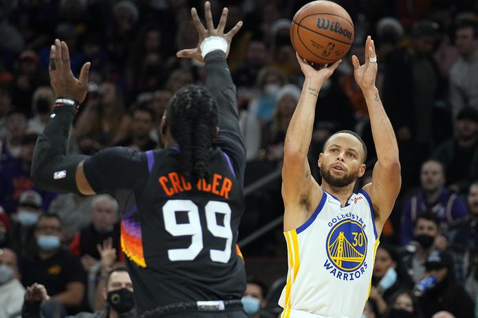 Stephen Curry es un ejemplo de la perspectiva de la evolución del juego que ofrece Wade. La NBA no había visto un tirado como Curry en una liga en donde han abundado grandes trespuntistas.