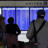 Cancelaciones de vuelos frustran planes de fin de año en Estados Unidos