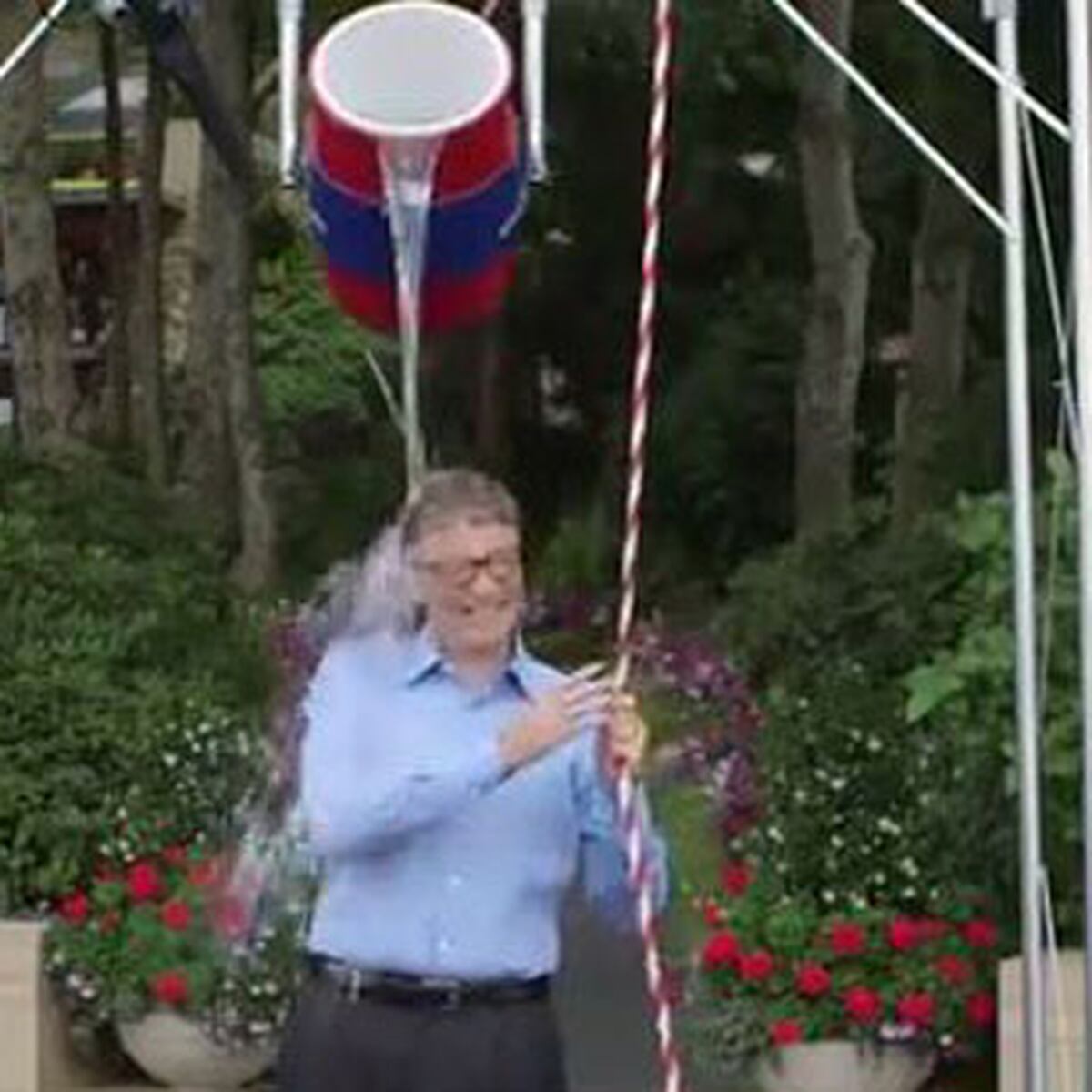 Bill Gates se une al "Ice Bucket Challenge" Primera Hora