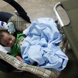 Bebé de 25 días entre los refugiados en Humacao