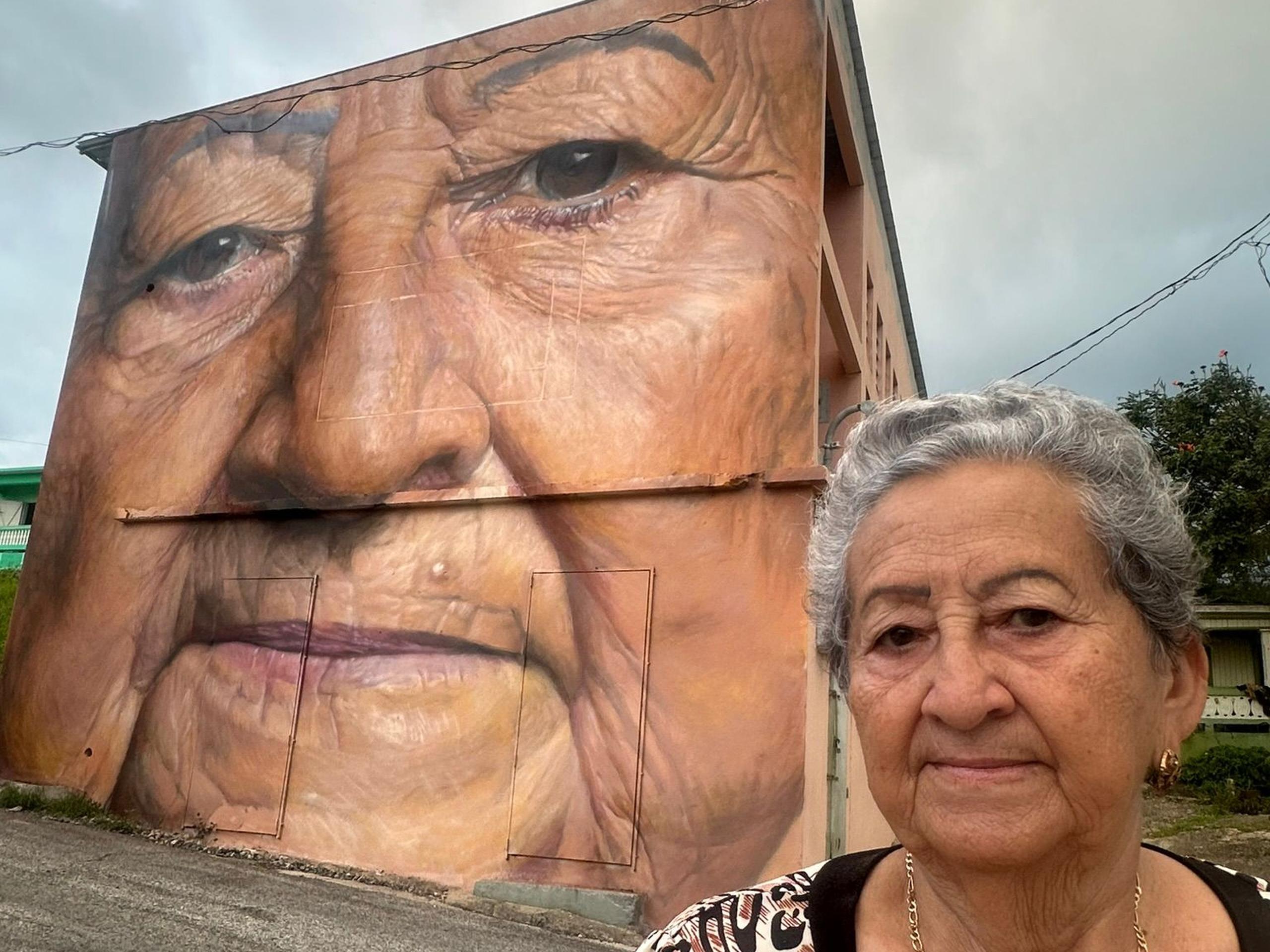 Doña María Monserrate compartió sentirse “más que agradecida" al formar parte del proyecto cultural y artístico.
