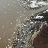 Embalses de hielo se desatascan y causan daños en Alaska