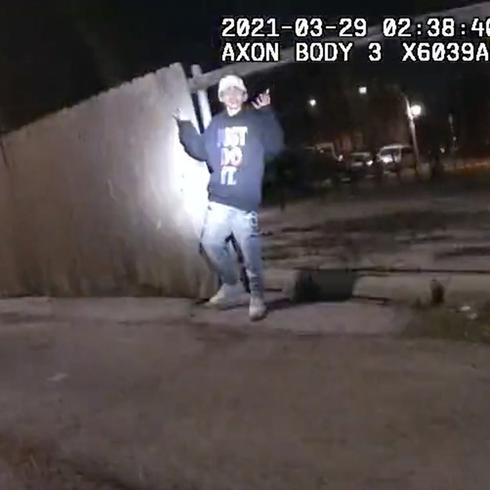 Vídeo revela cómo policía mató a un latino de 13 años en Chicago