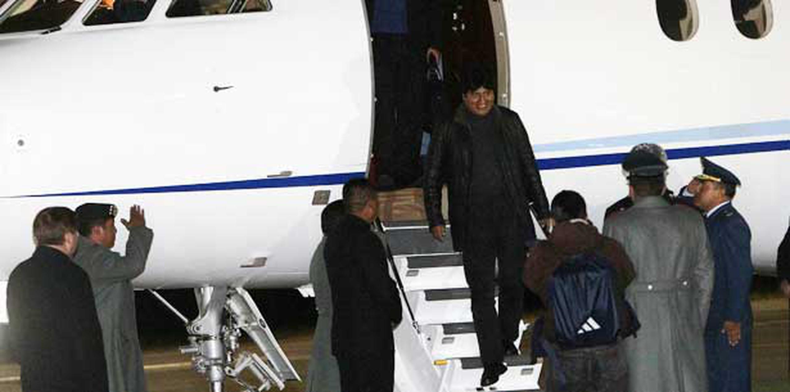 Rusia considera que el cierre del espacio aéreo al avión presidencial boliviano "pudo suponer una amenaza a la seguridad de los pasajeros que se hallaban a bordo, incluido el jefe de un Estado soberano". (EFE/Martin Alipaz)