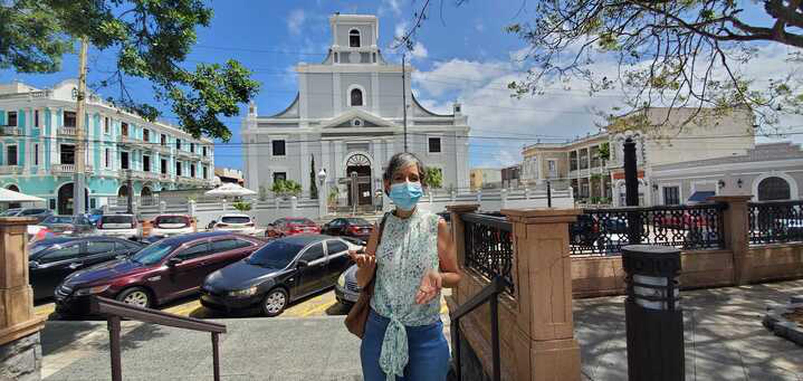 En la foto, Janice Rosario de Fabre, quien es activista de la Iglesia Católica en Arecibo.