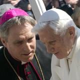 Las memorias del secretario de Benedicto XVI sacuden el Vaticano 