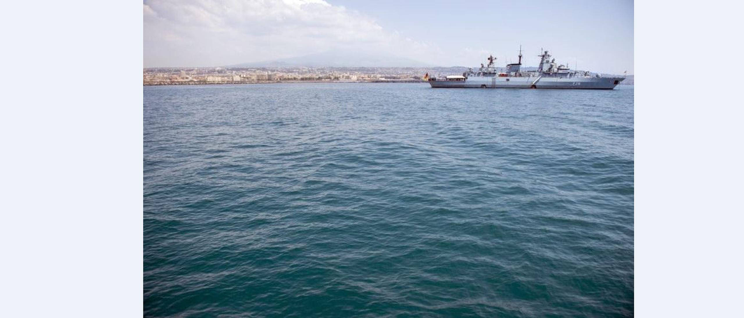 La semana pasada varios barcos europeos ayudaron al rescate de inmigrantes en una tragedia similar. (AFP)