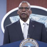 Secretario de Defensa habla de su controversial hospitalización: “No lo manejé correctamente”
