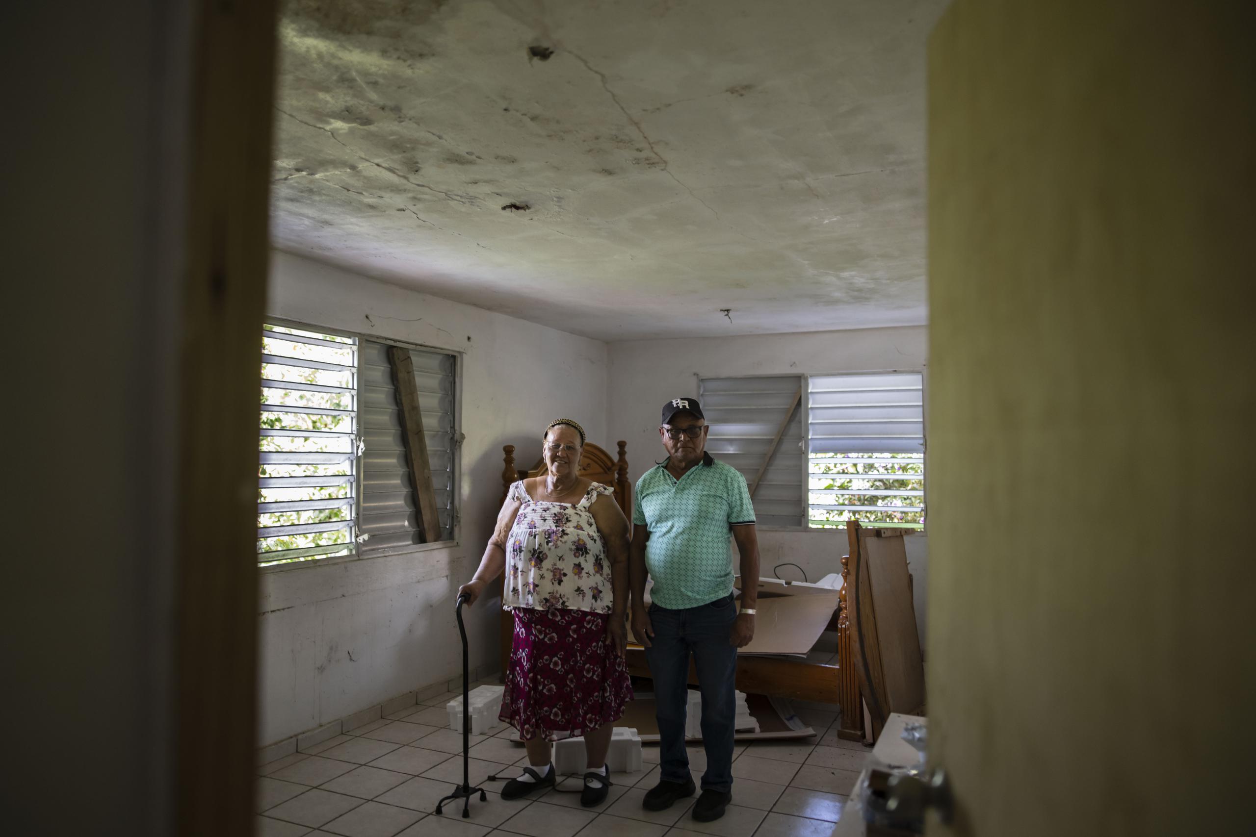 Ana Padró and Alejandro Castillo faced a variety of challenges in a dilapidated home in the Santa Cruz de Carolina neighborhood.