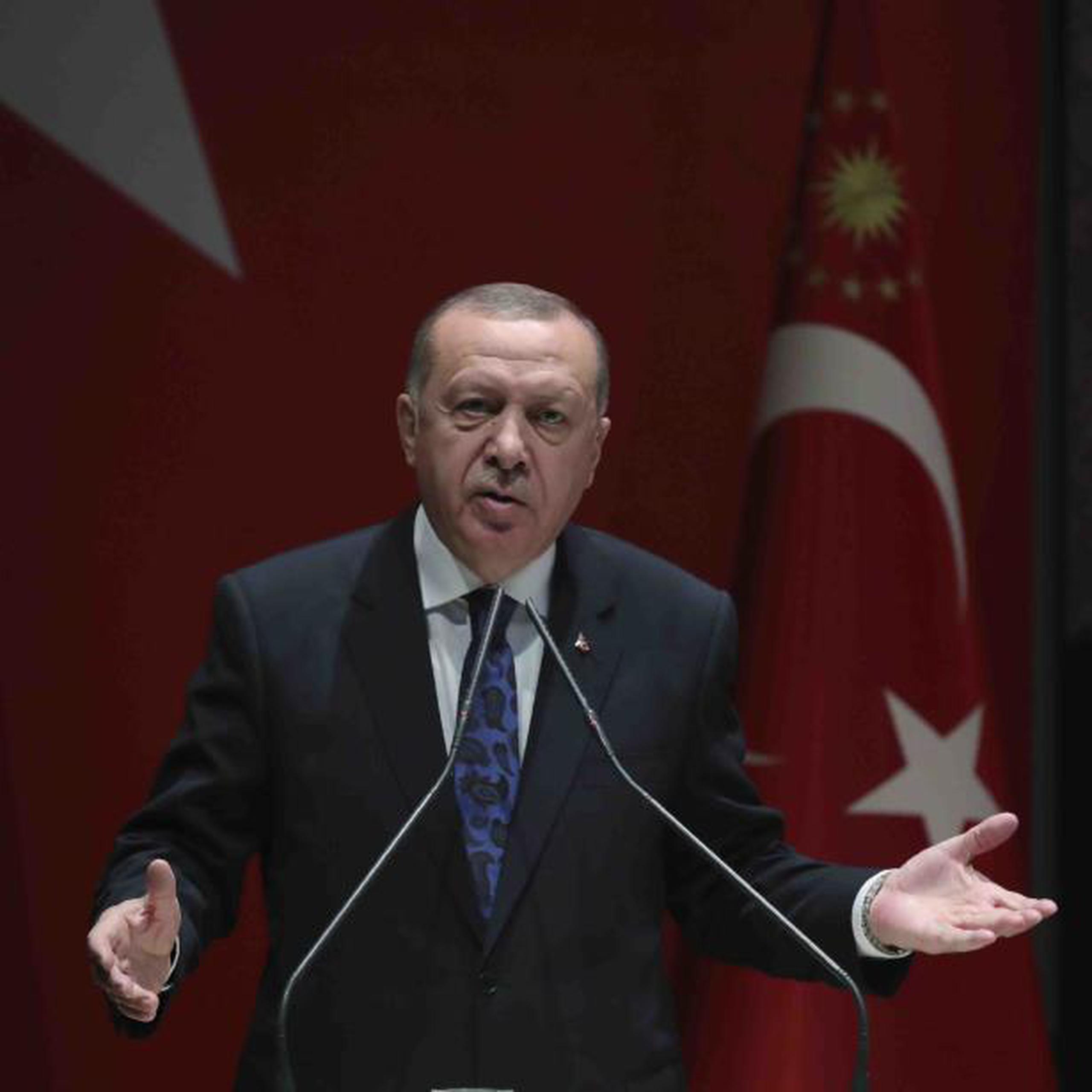 El periódico Sozcu ha criticado fuertemente al gobierno del presidente Recep Tayyip Erdogan (en la foto), pero los periodistas rechazaron las acusaciones y se espera que apelen los veredictos. (AP)