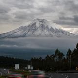Entra en erupción el segundo volcán más alto de Ecuador
